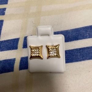 Gold with diamonds in the middle